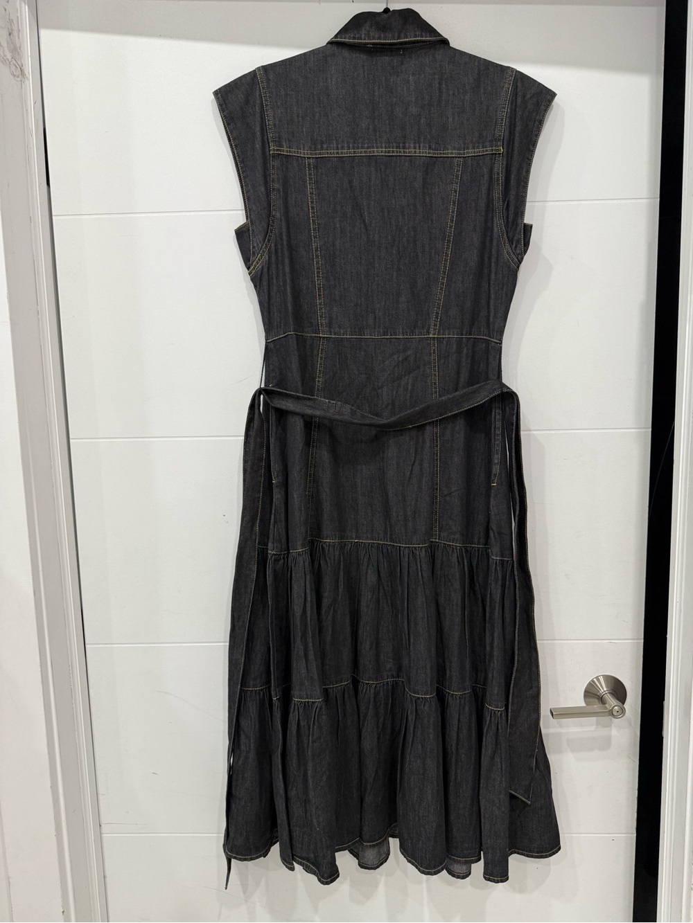 Elan Black Button-Front Midi Dress with Waist Tie - Picture 6 of 6